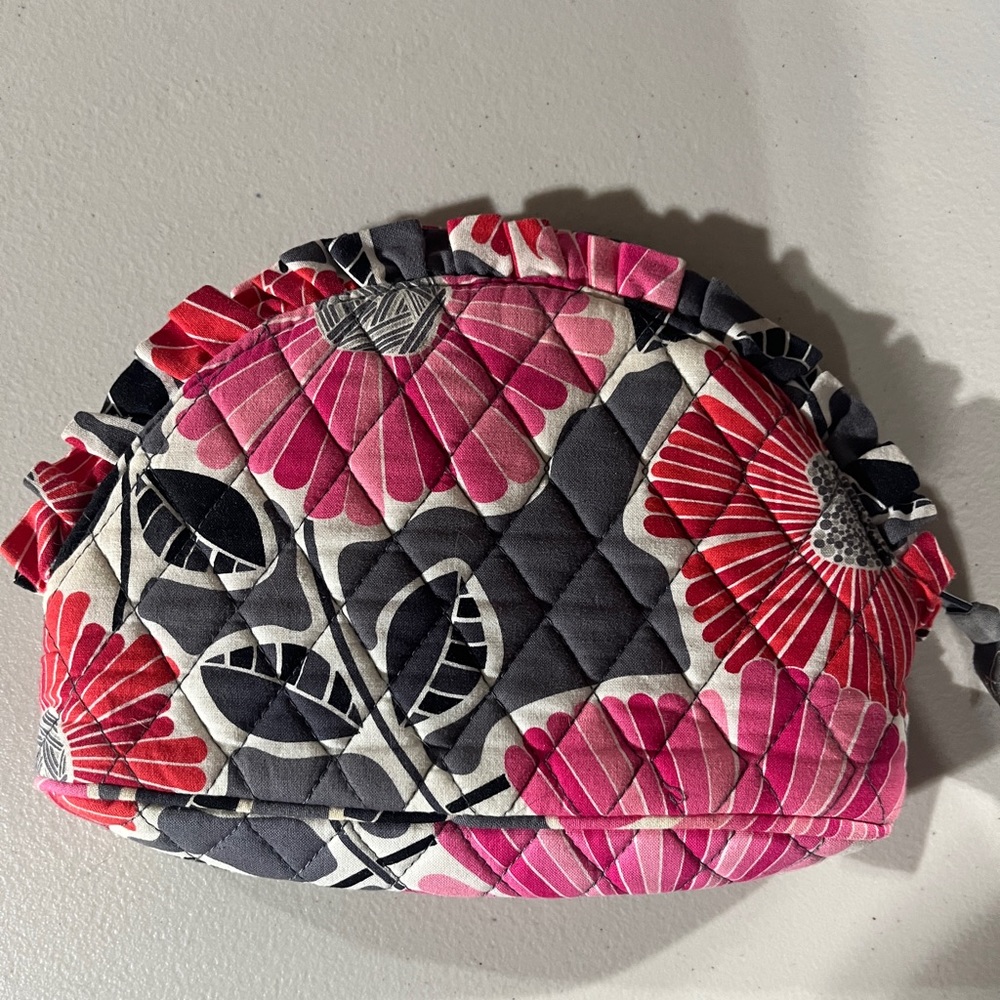 EUC Vera Bradley ruffle cosmetic bag in Cheery Blossoms